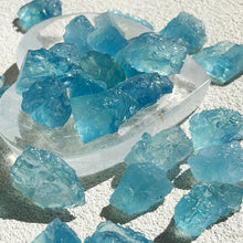 Load image into Gallery viewer, High quality Aquamarine Raw Stone