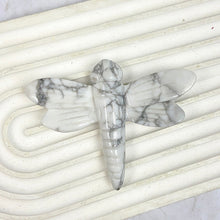 Load image into Gallery viewer, Different Materials Dragonfly Carvings