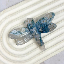 Load image into Gallery viewer, Different Materials Dragonfly Carvings