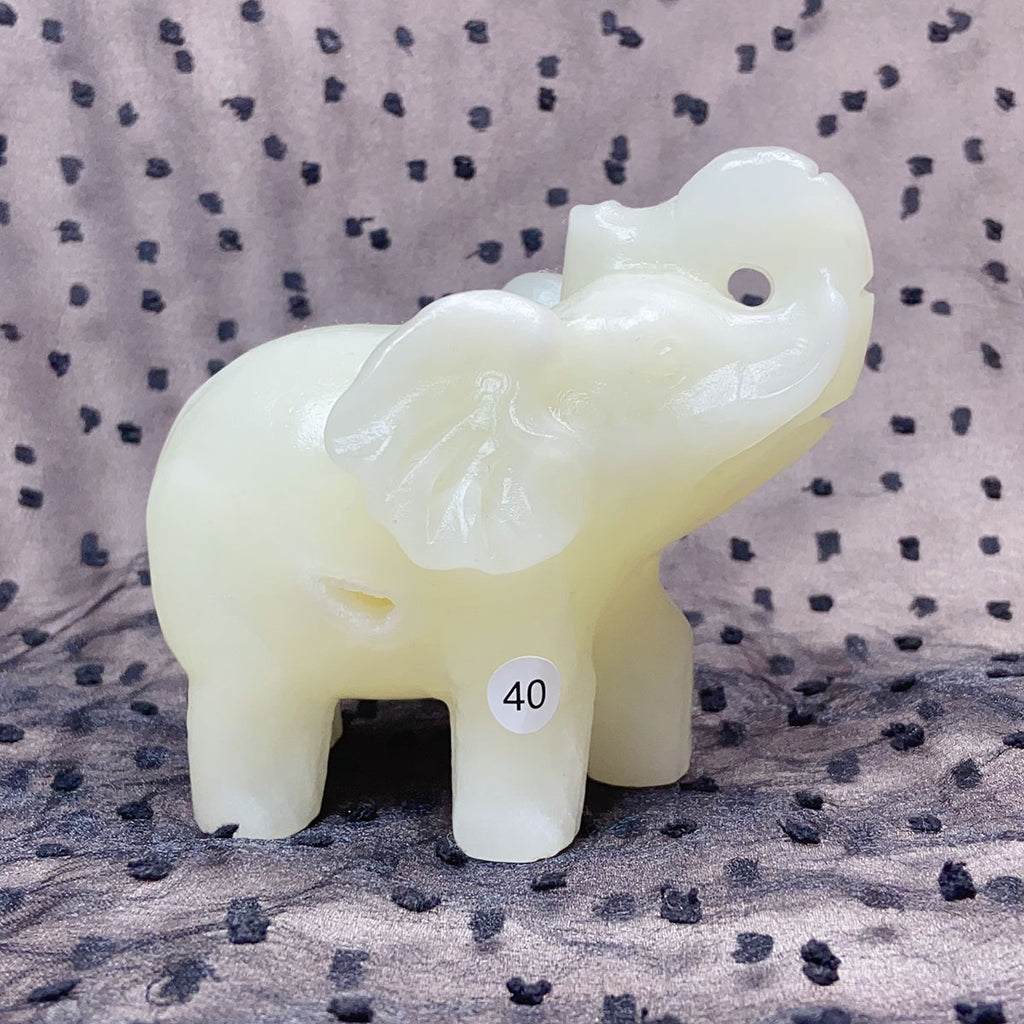 Green Onyx Elephant Hand-Carved Animal Decoration Quartz Statue Healing Stone