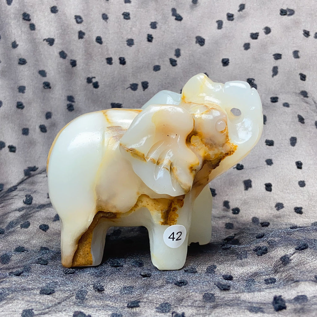 Green Onyx Elephant Hand-Carved Animal Decoration Quartz Statue Healing Stone