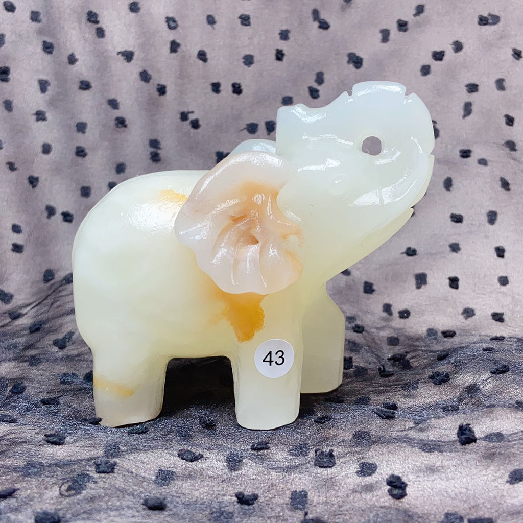 Green Onyx Elephant Hand-Carved Animal Decoration Quartz Statue Healing Stone