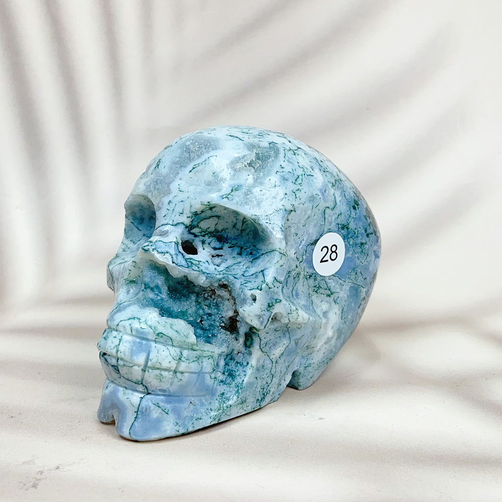 Green Moss Agate Carved Skulls Crystal Healing Energy Stone Crafts Halloween Home Decoration