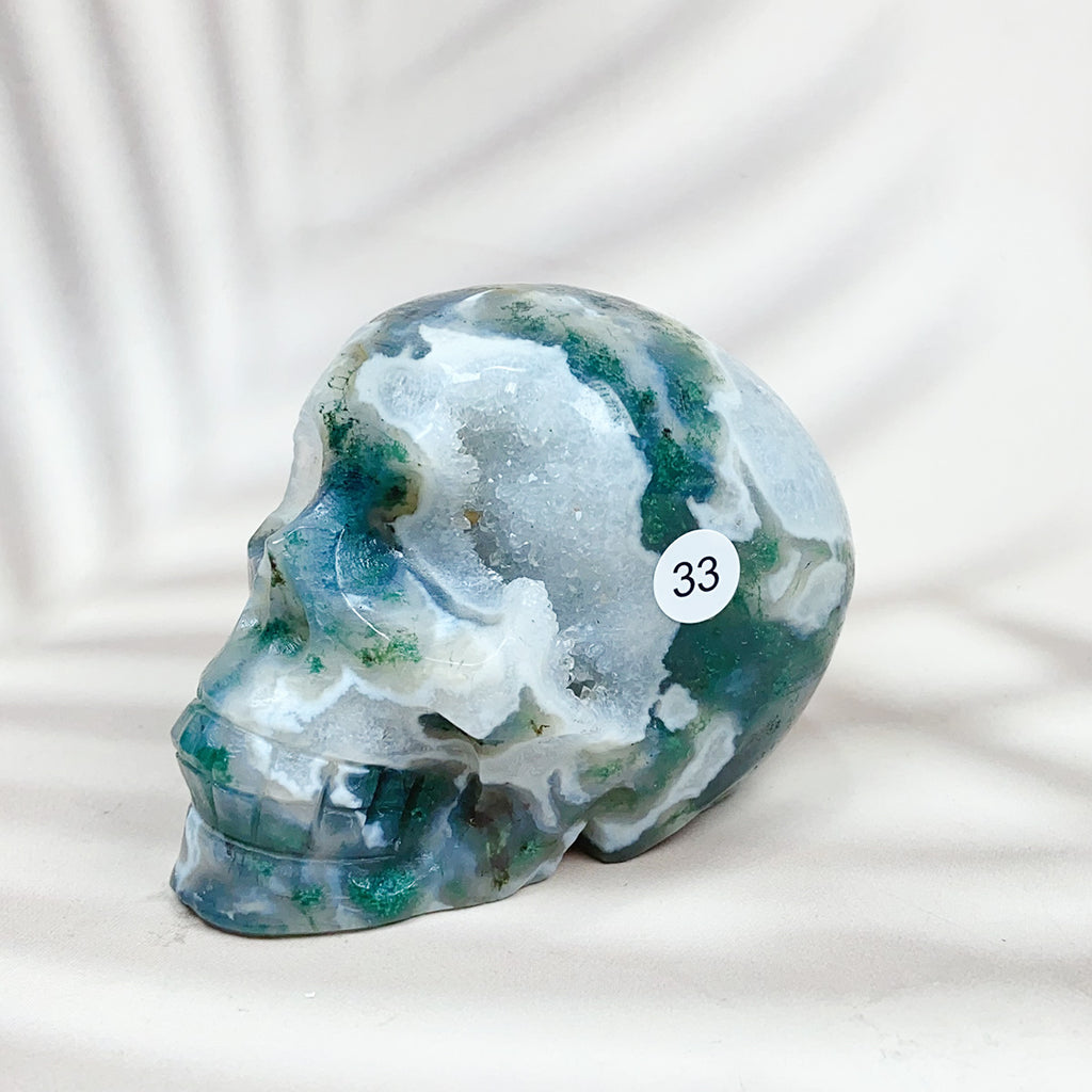 Green Moss Agate Carved Skulls Crystal Healing Energy Stone Crafts Halloween Home Decoration