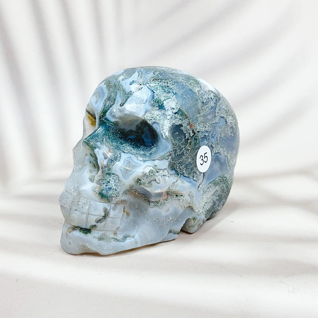 Green Moss Agate Carved Skulls Crystal Healing Energy Stone Crafts Halloween Home Decoration