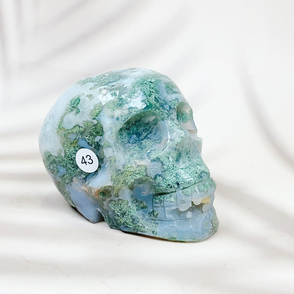 Green Moss Agate Carved Skulls Crystal Healing Energy Stone Crafts Halloween Home Decoration