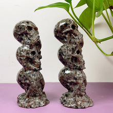 Load image into Gallery viewer, Yooperlite Three Skulls Carvings