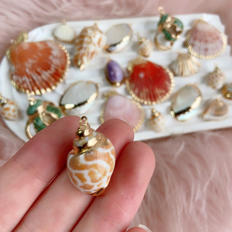 Nature Shell Pendants $10/8PCS