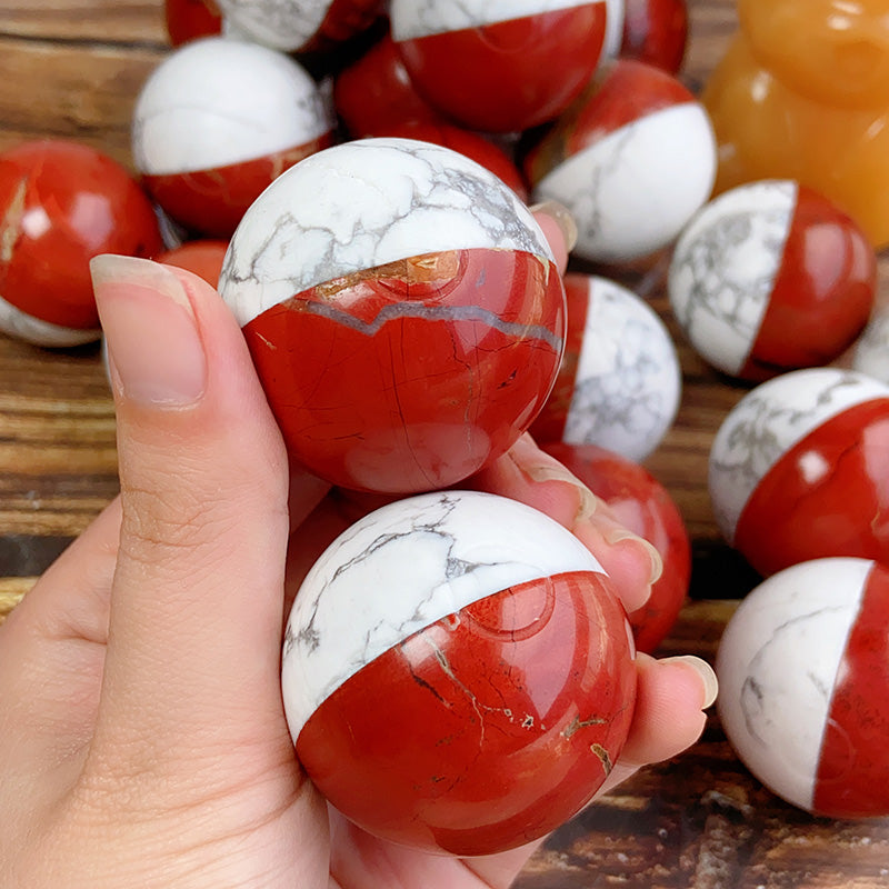 Pokémon Ball （Howlite & Red Jasper）