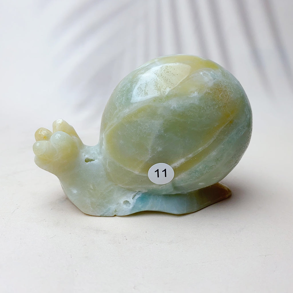 1PC Natural Caribbean Crystal Carving Animal Reiki Puppy Energy Piglet Exquisite Snail With Small Fish Crystal Home Decoration Crafts Gift