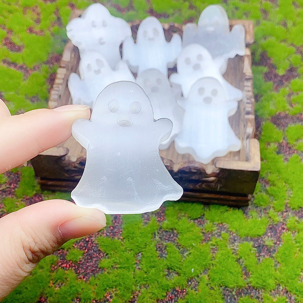 1 PC Natural White Selenite Carved Ghost Halloween Crystal Energy Home Decoration Crafts Gift