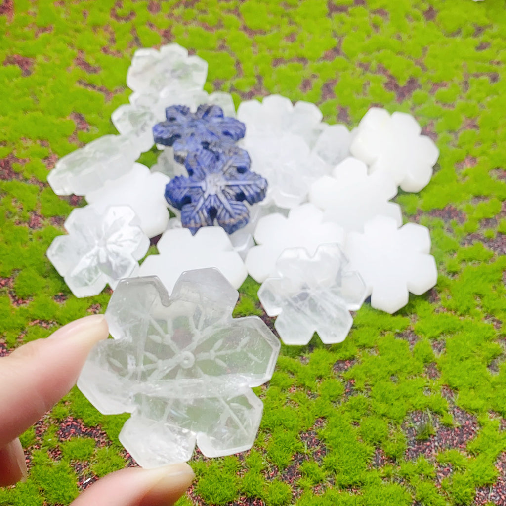 Natural Clear Quartz And WhiteJade And Sodalite  Crystal Carving Snowflake Christmas Reiki Energy Home Decor Gift