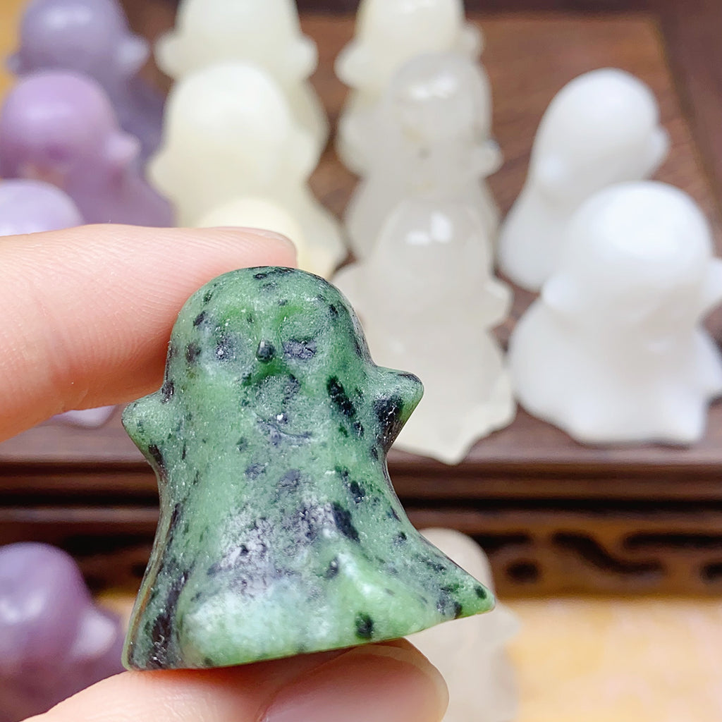 Natural Halloween Home Decoration Reiki Energy Healing Crystal Carving Ghost Holiday Gift