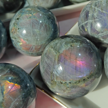 Load image into Gallery viewer, Beautiful Purple Labradorite Sphere