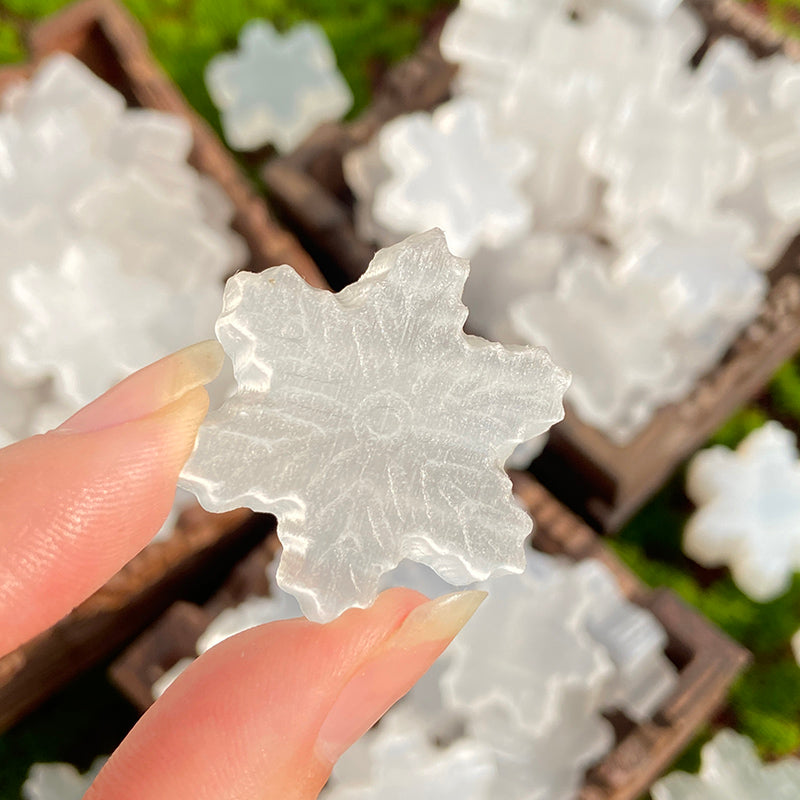 White Selenite Snowflake Carvings Christmas Home Decor Energy Crystal Gem Gift