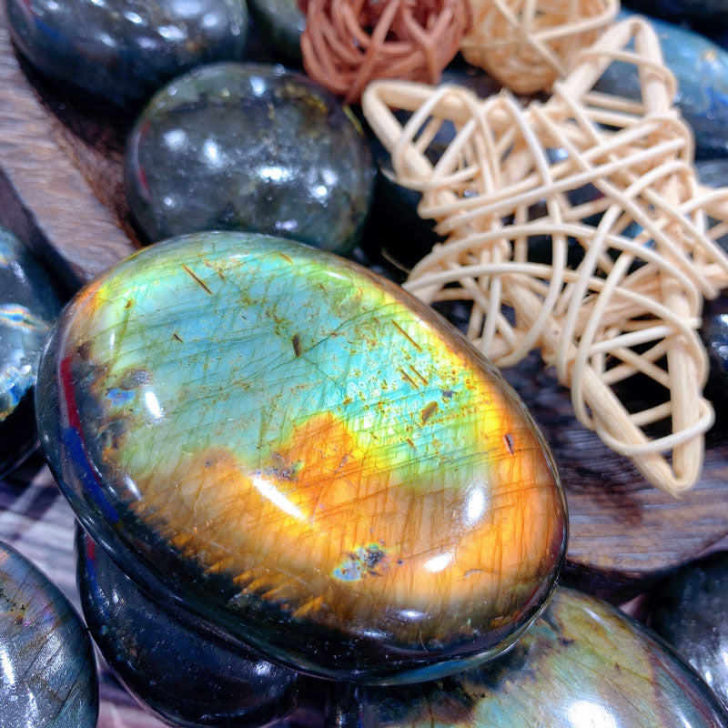 Good Flash Labradorite Palms