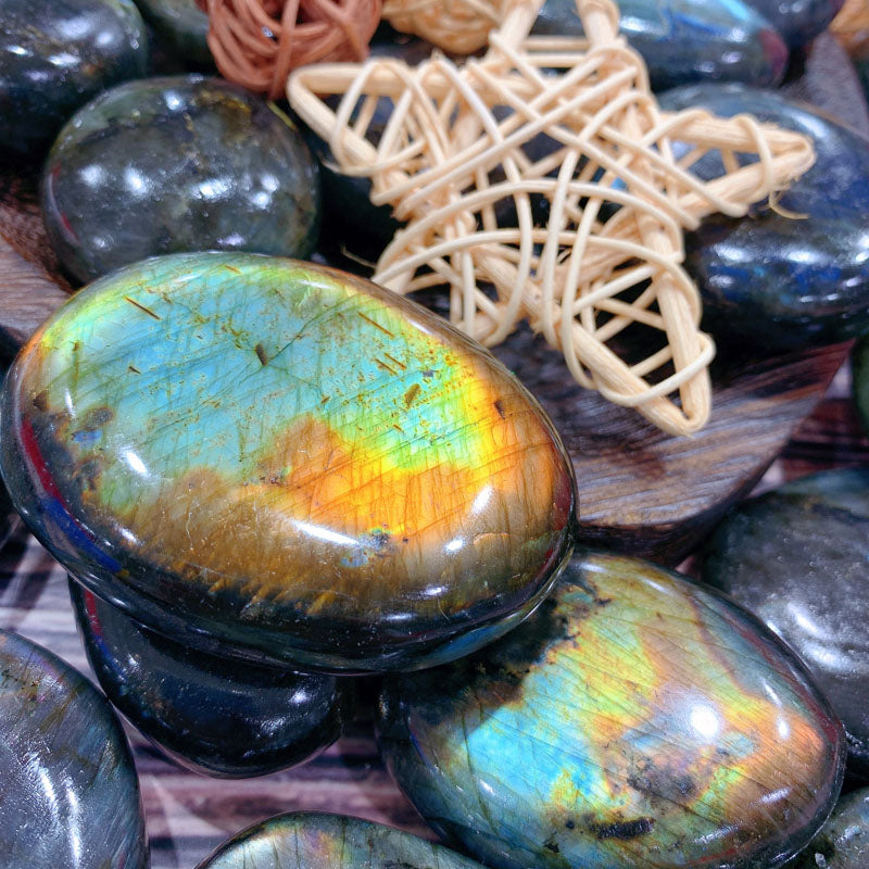 Good Flash Labradorite Palms