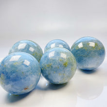 Load image into Gallery viewer, Beautiful Kyanite Sphere