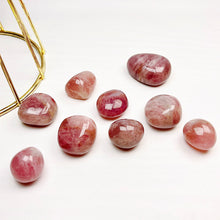 Load image into Gallery viewer, Natural Lavender Rose Quartz Tumble