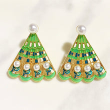 Load image into Gallery viewer, Stainless Steel  Imitation Pearl Fan Enamel  Ear Clip EC0021