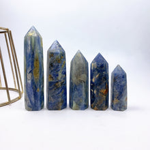 Load image into Gallery viewer, Beautiful Kyanite Tower/Point