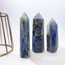 Load image into Gallery viewer, Beautiful Kyanite Tower/Point